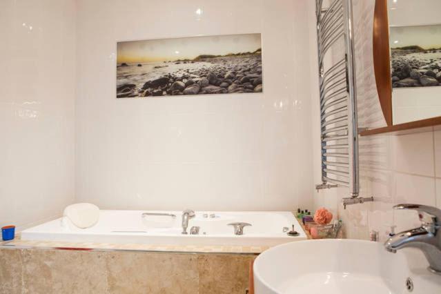 Bed and Breakfast Arvalee Retreat With Outdoor Hottub Omagh Zewnętrze zdjęcie